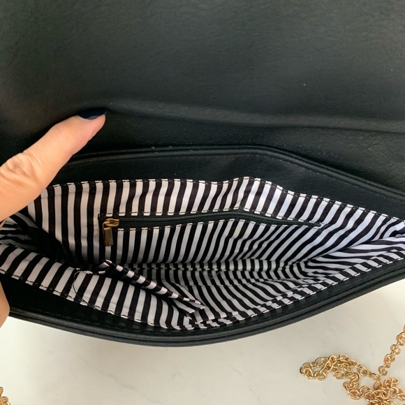 Black and Gold Purse - Picture 5 of 11